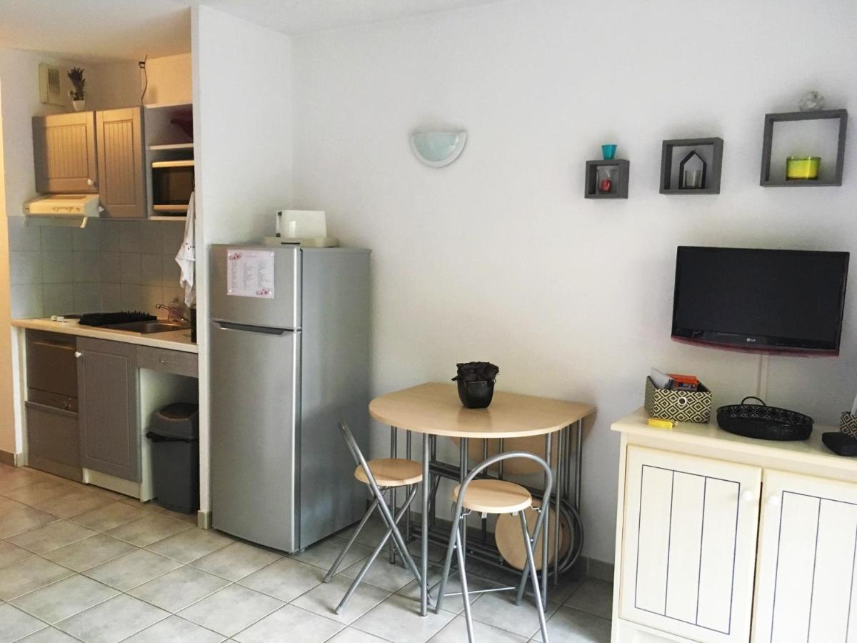 Sanary Sur Mer Appartement 30M2 T2 Avec Terrasse Piscine 10Min A Pied De La Plage Buitenkant foto